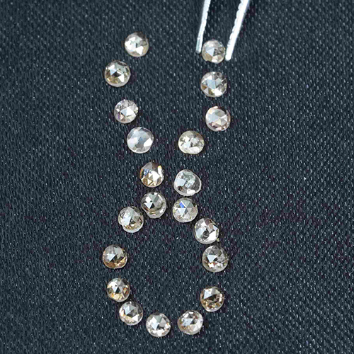 अनकटा हीरा