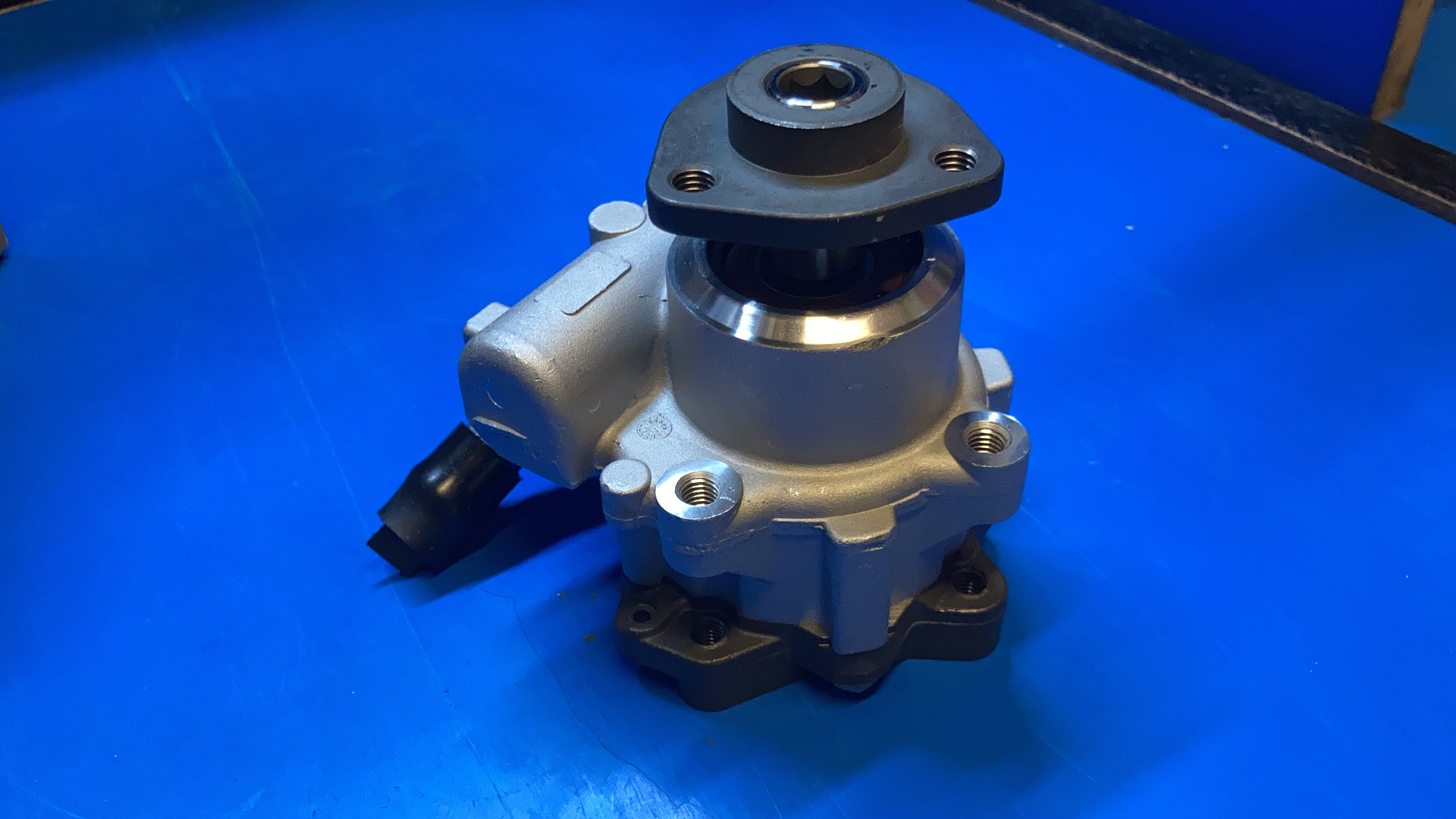 Power Steering Pump For Jaguar Xf - Finish: Good