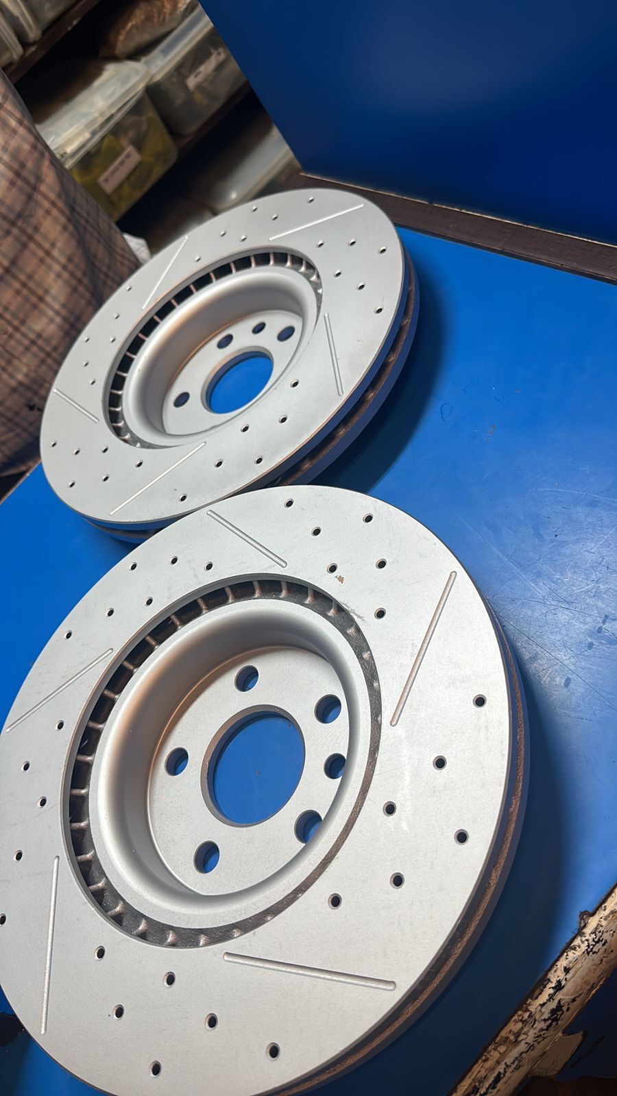 Brake Disc Rotor And Brake Pads - Imported, 5x5x5 Ft, Silver Finish | Long Working Life, Ideal For Luxury Land Rover Discovery, Volvo, Jaguar Models