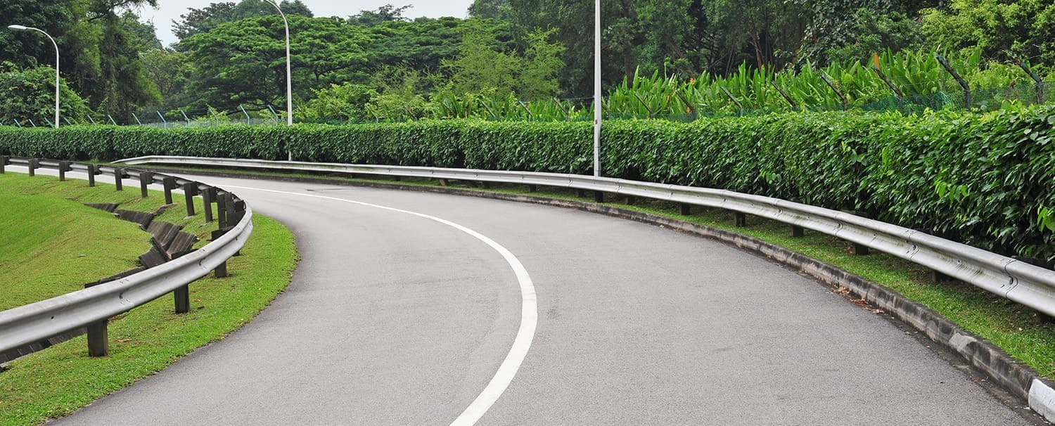 W Beam Crash Barrier - Fe360/fe410/fe510, 3mm Thickness, Silver Zinc Coated, Metal Protection Barrier For Hilly Terrains And Race Tracks