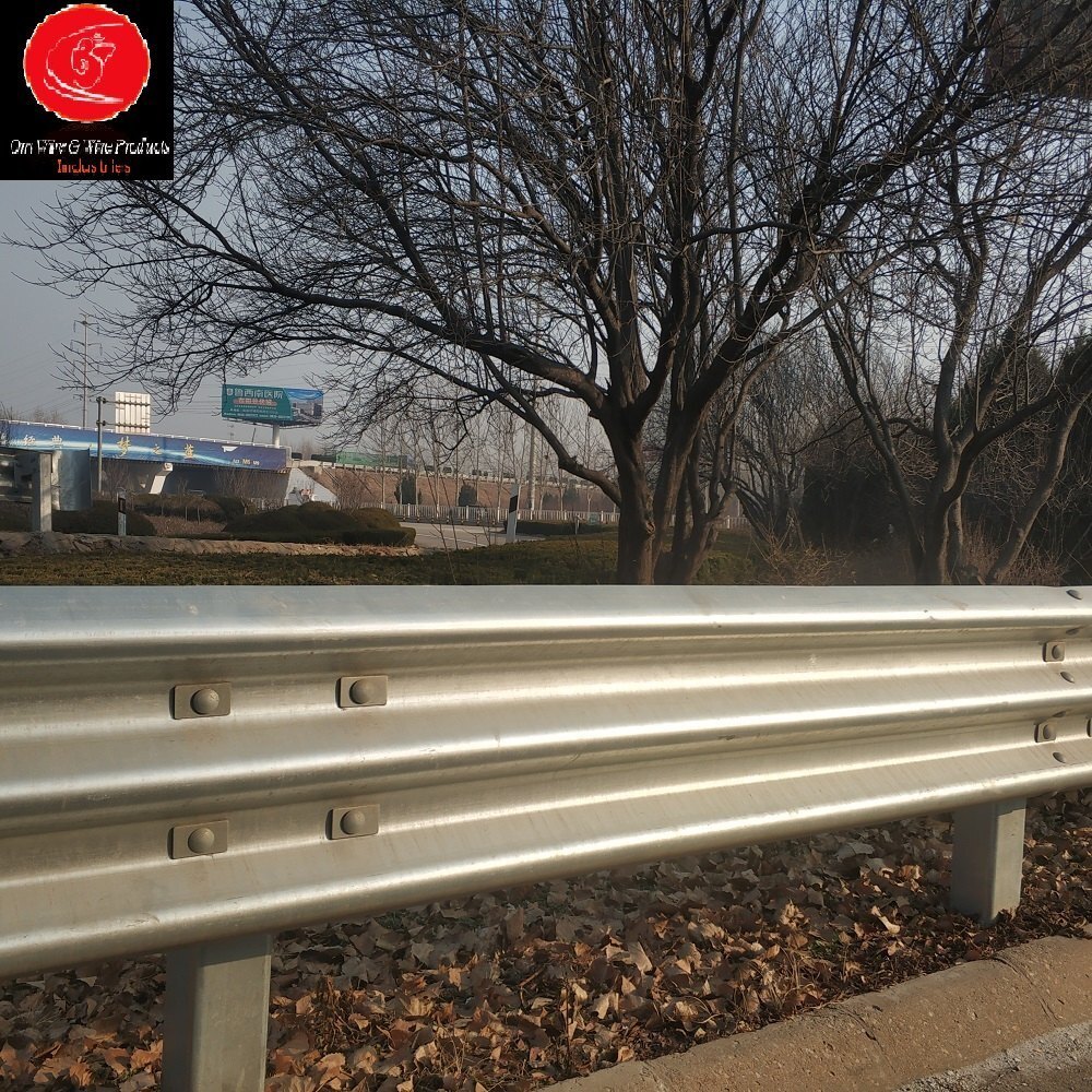 W Beam Crash Barrier - Fe360/fe410/fe510, 3mm Thickness, Silver Zinc Coated, Metal Protection Barrier For Hilly Terrains And Race Tracks