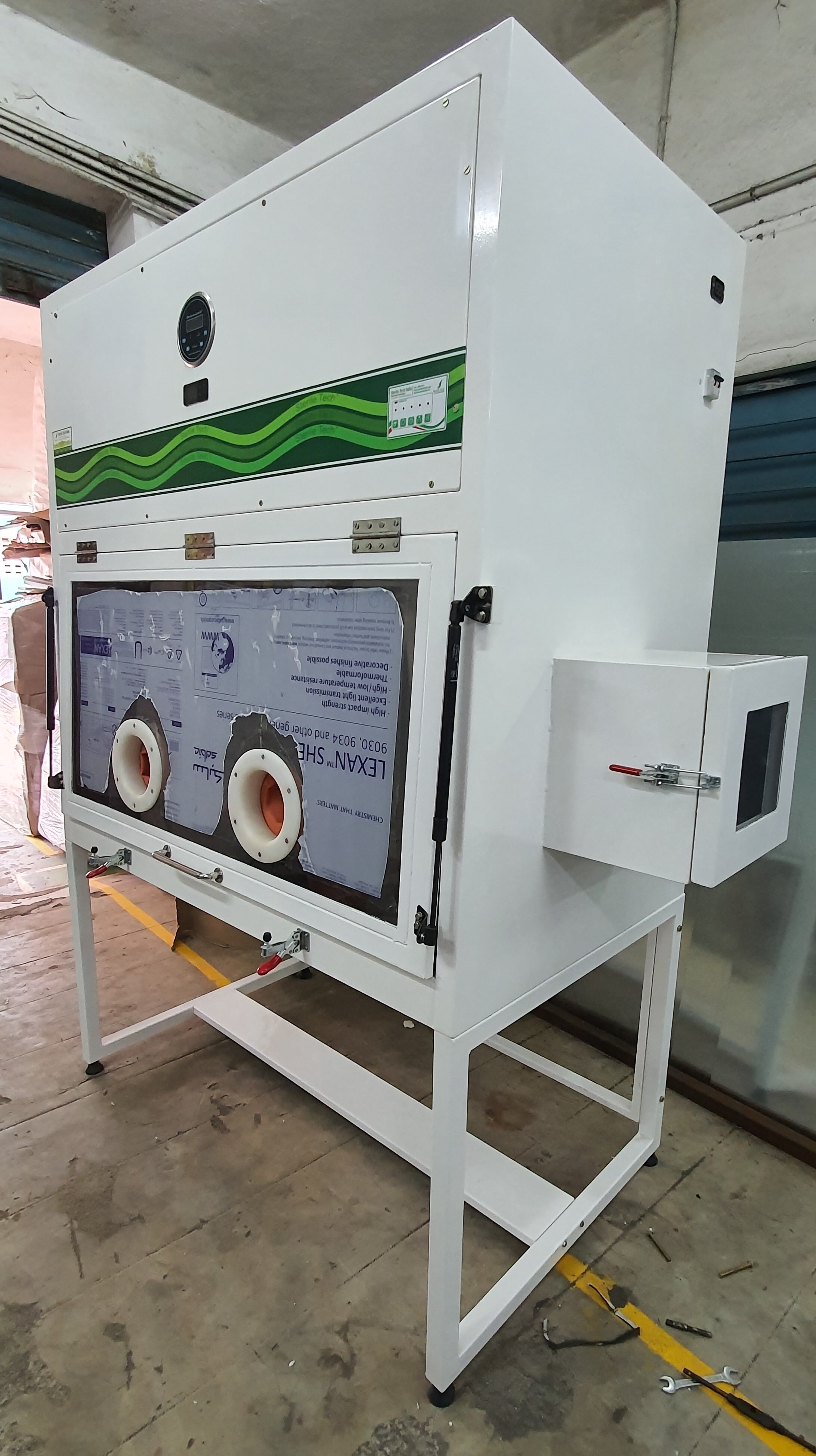 Bio Hazard Safety Cabinet Class 3 - Dimension (L*w*h): W1000x D800 X H2000 Millimeter (Mm)