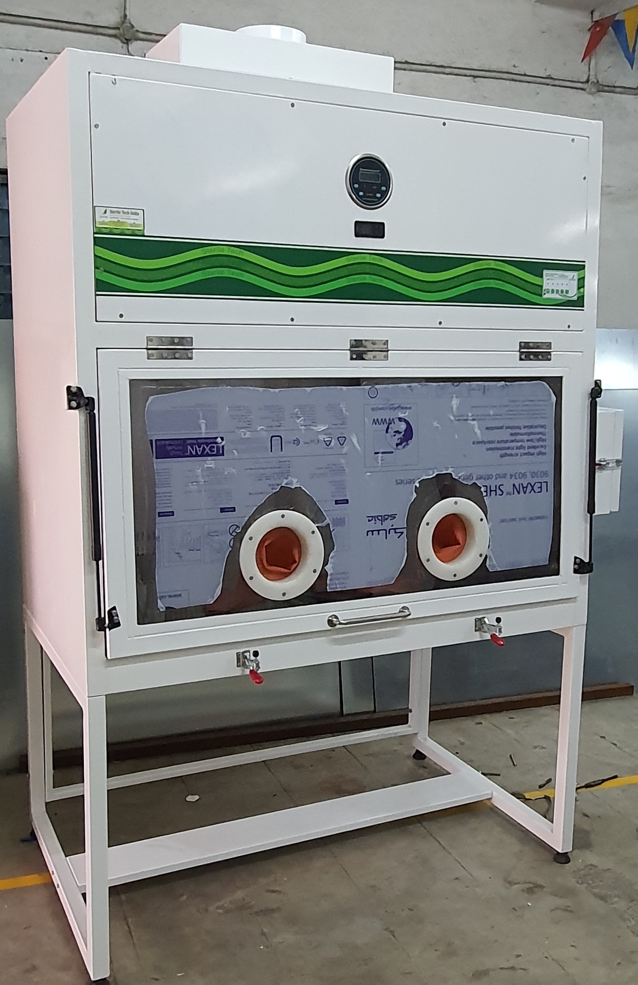 Bio Hazard Safety Cabinet Class 3 - Dimension (L*w*h): W1000x D800 X H2000 Millimeter (Mm)