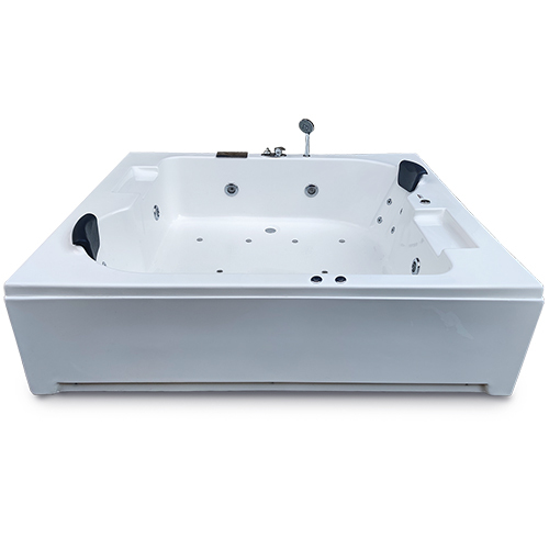 White Innovation 6 Ft X 5.25 Ft Combi-Massage Bathtub