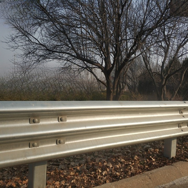 W Beam Crash Barrier - Fe360/fe410/fe510, 3mm Thickness, Silver Zinc Coated, Metal Protection Barrier For Hilly Terrains And Race Tracks
