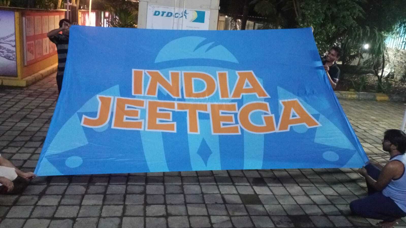 Polyester Sport Flags - Customized Size, Printed And Embroidered Style | Color And Logo Customization