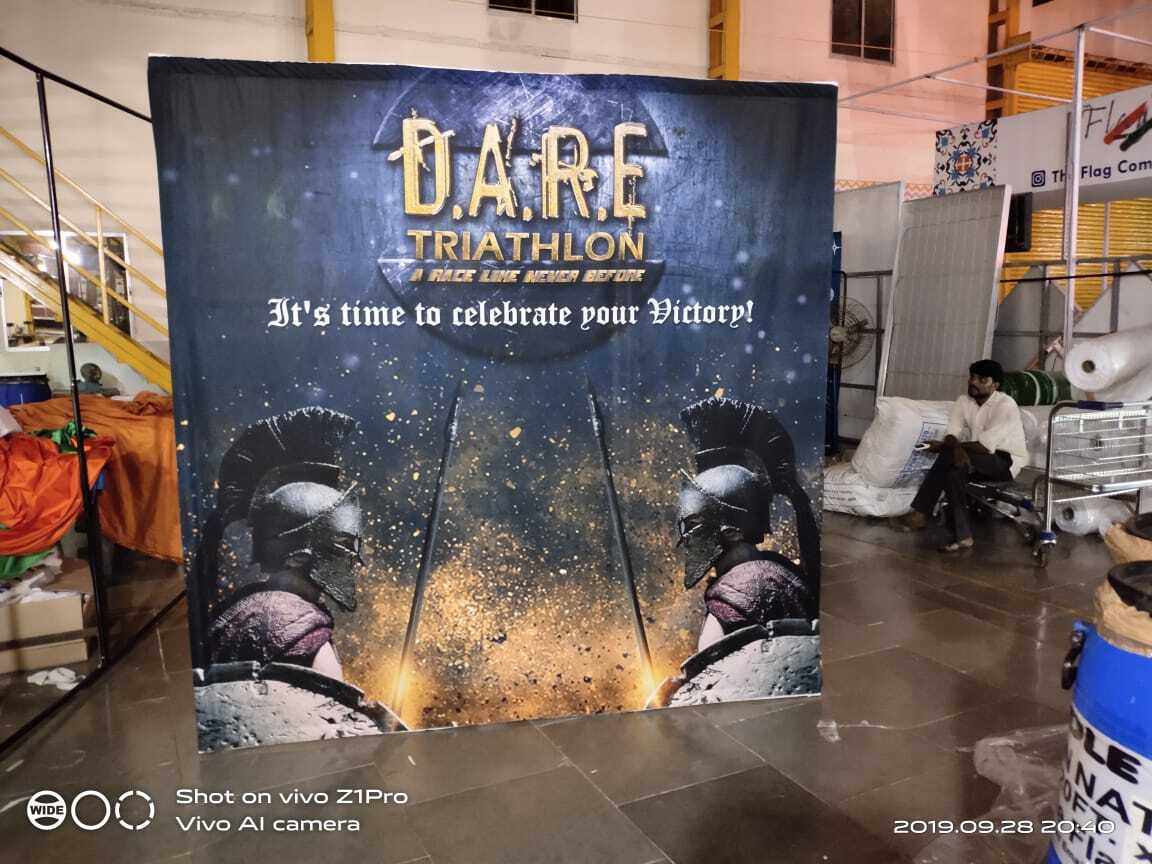 Fabric Pop Up Display - Flagpole Material: Aluminium