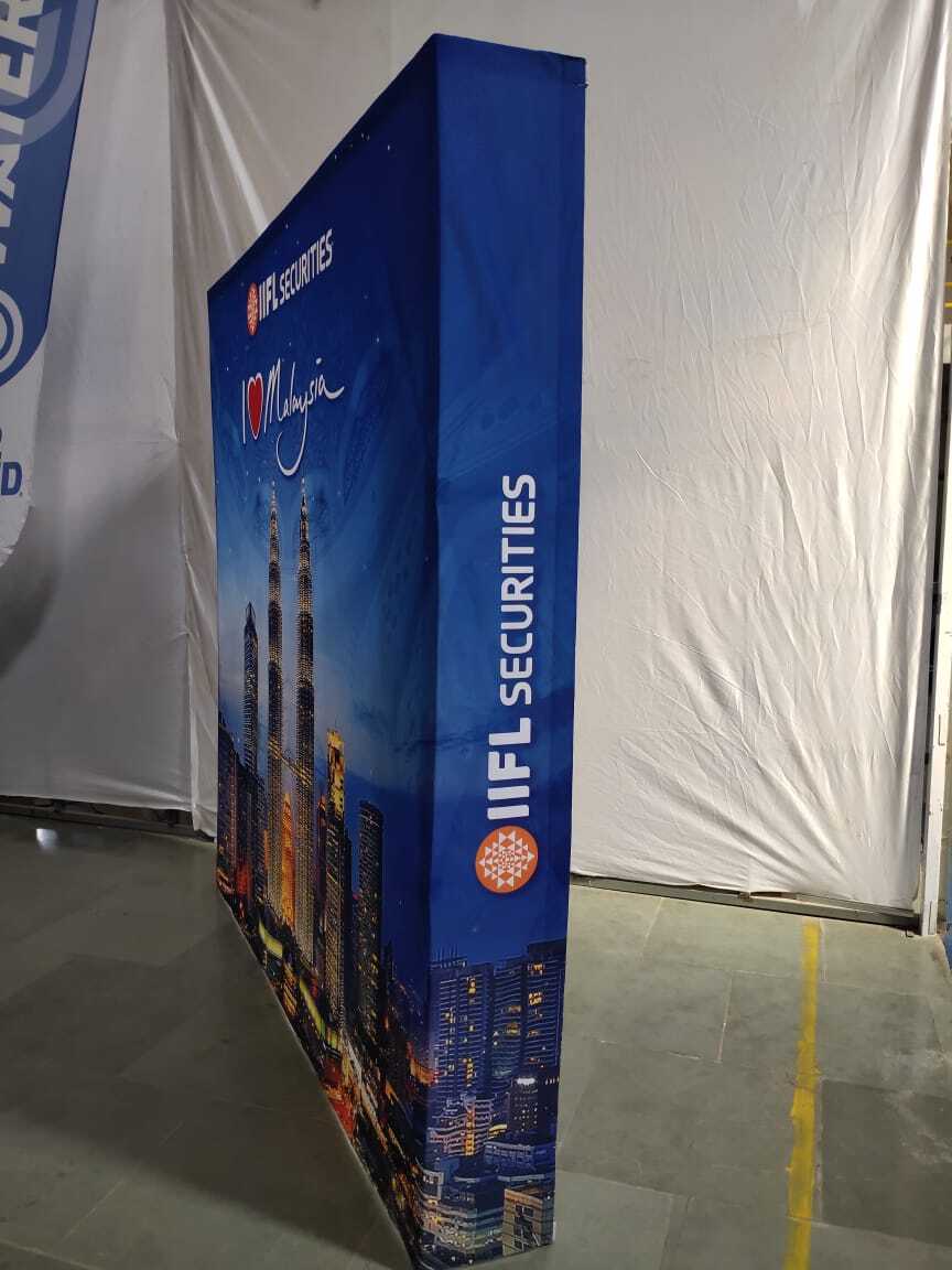 Fabric Pop Up Display - Flagpole Material: Aluminium