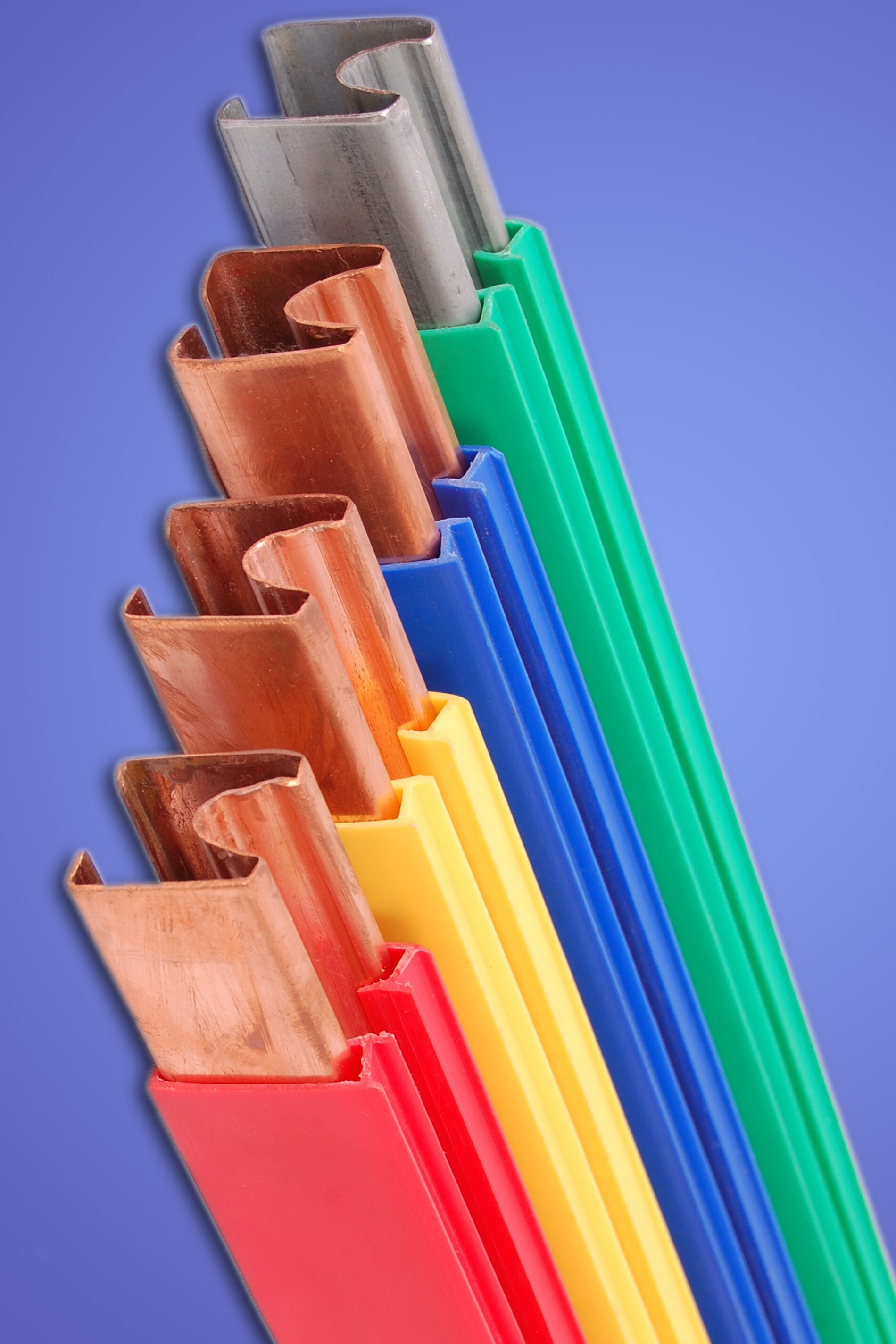 Dsl Busbar System - Aluminium, Galvanized Iron & Copper Materials | 200-400 Amp Current Range, Low Maintenance Solution, High Quality Assurance