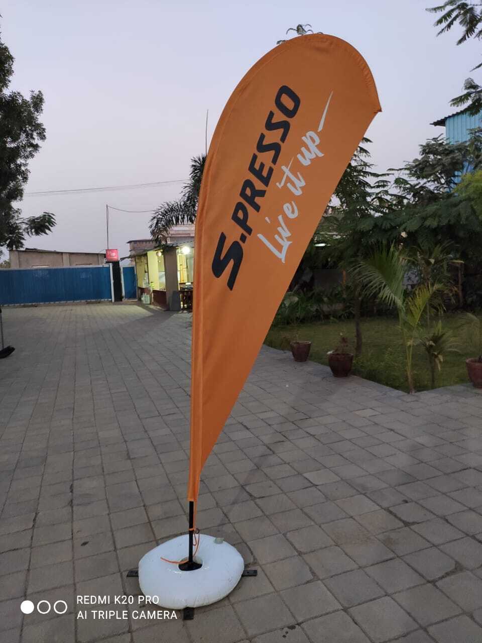 Tear Drop Flag - Durable 110gm Polyester, Various Sizes From 6ft To 16ft | Custom Colors, Logos, Fiberglass Pole, Indoor & Outdoor Use