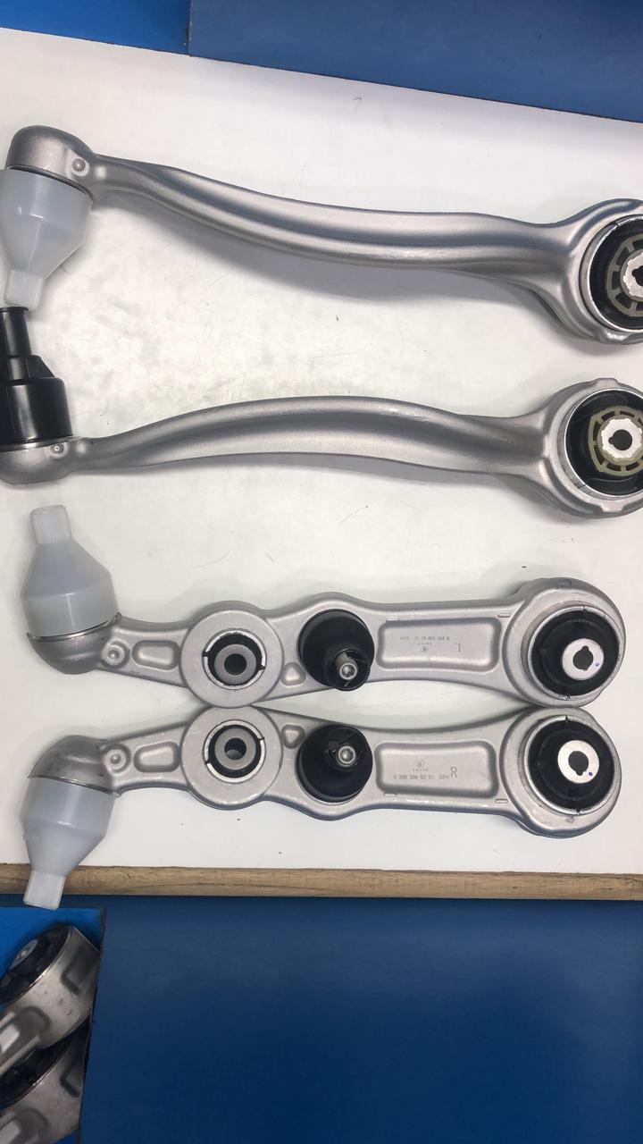 Bmw Control Arm Bush - Iron, 5x5x5 Ft | Silver, Long Working Life, 10 Kg Weight