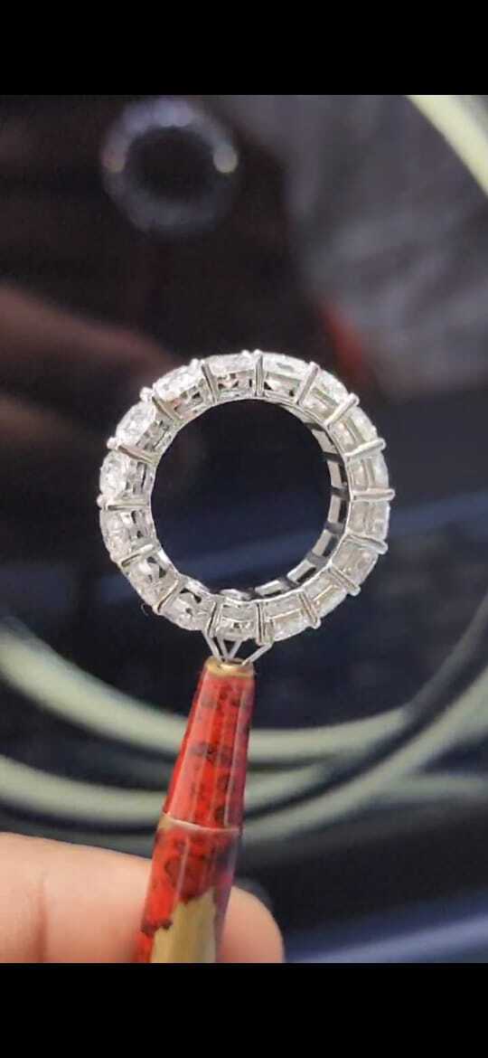 Diamond Ring - Vs1 Clarity, Excellent Cut , Unique Shape