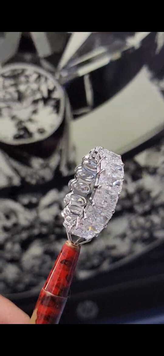 Diamond Ring - Vs1 Clarity, Excellent Cut , Unique Shape