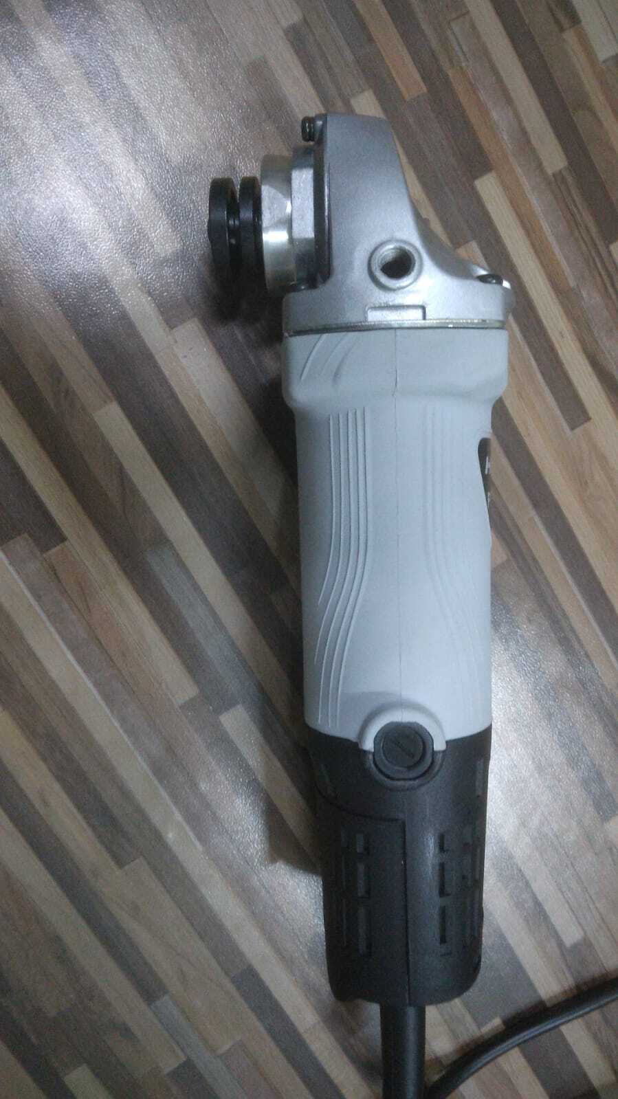 Silver Angle Grinder Pda 100m 715w