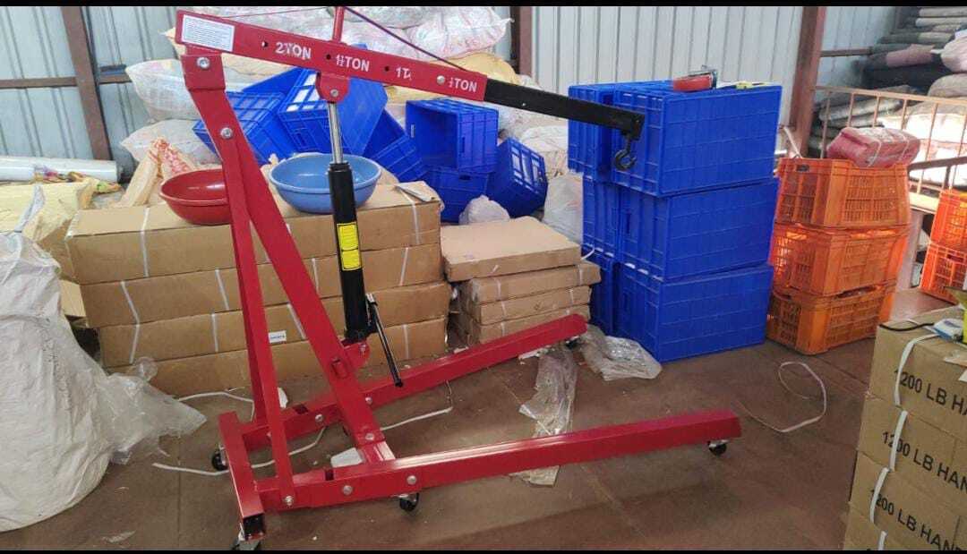 3 Tons Engine Crane Application: Workshop