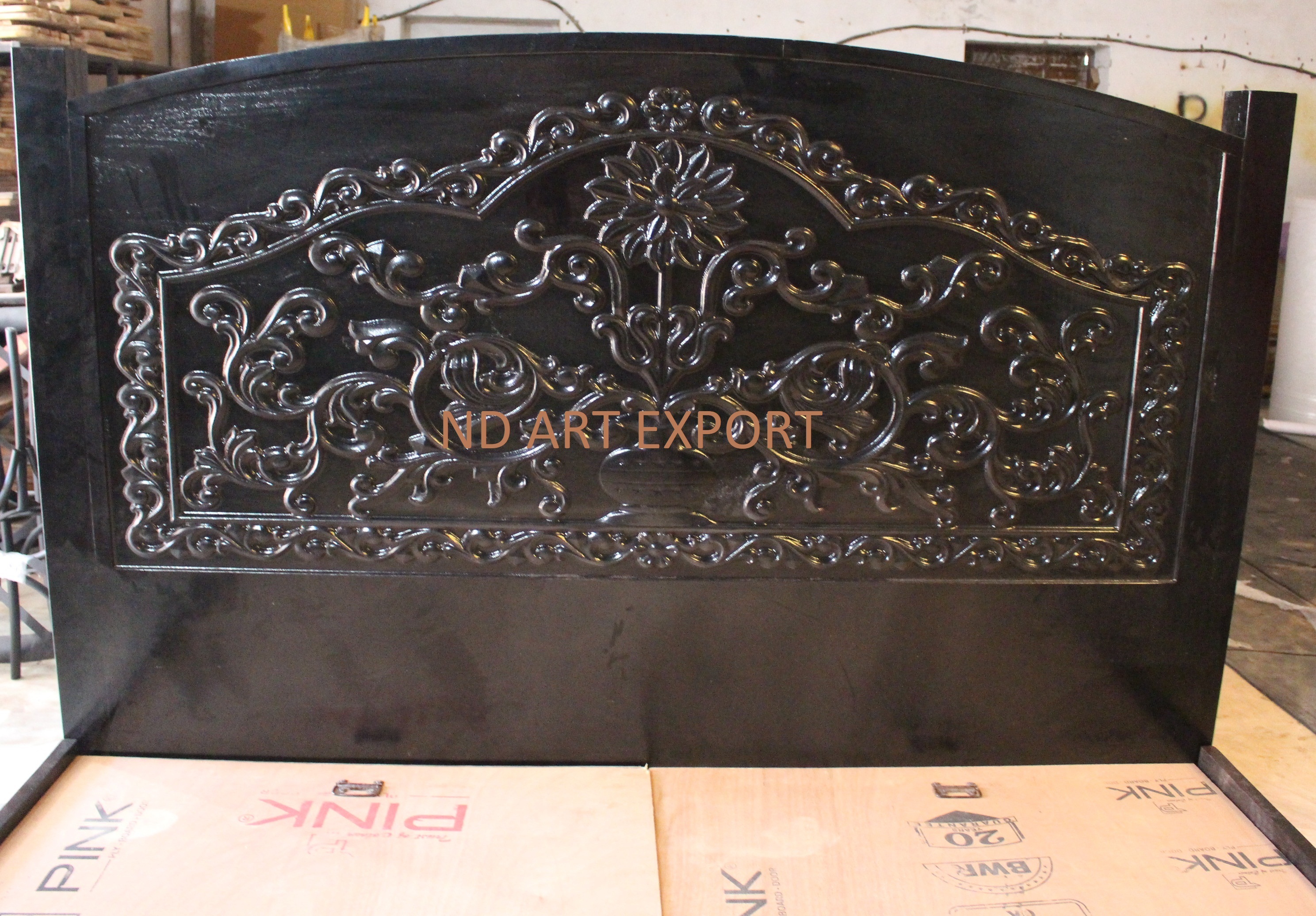 Solid Sheesham Wood Bed With Carving Work - Artwork: Handmade