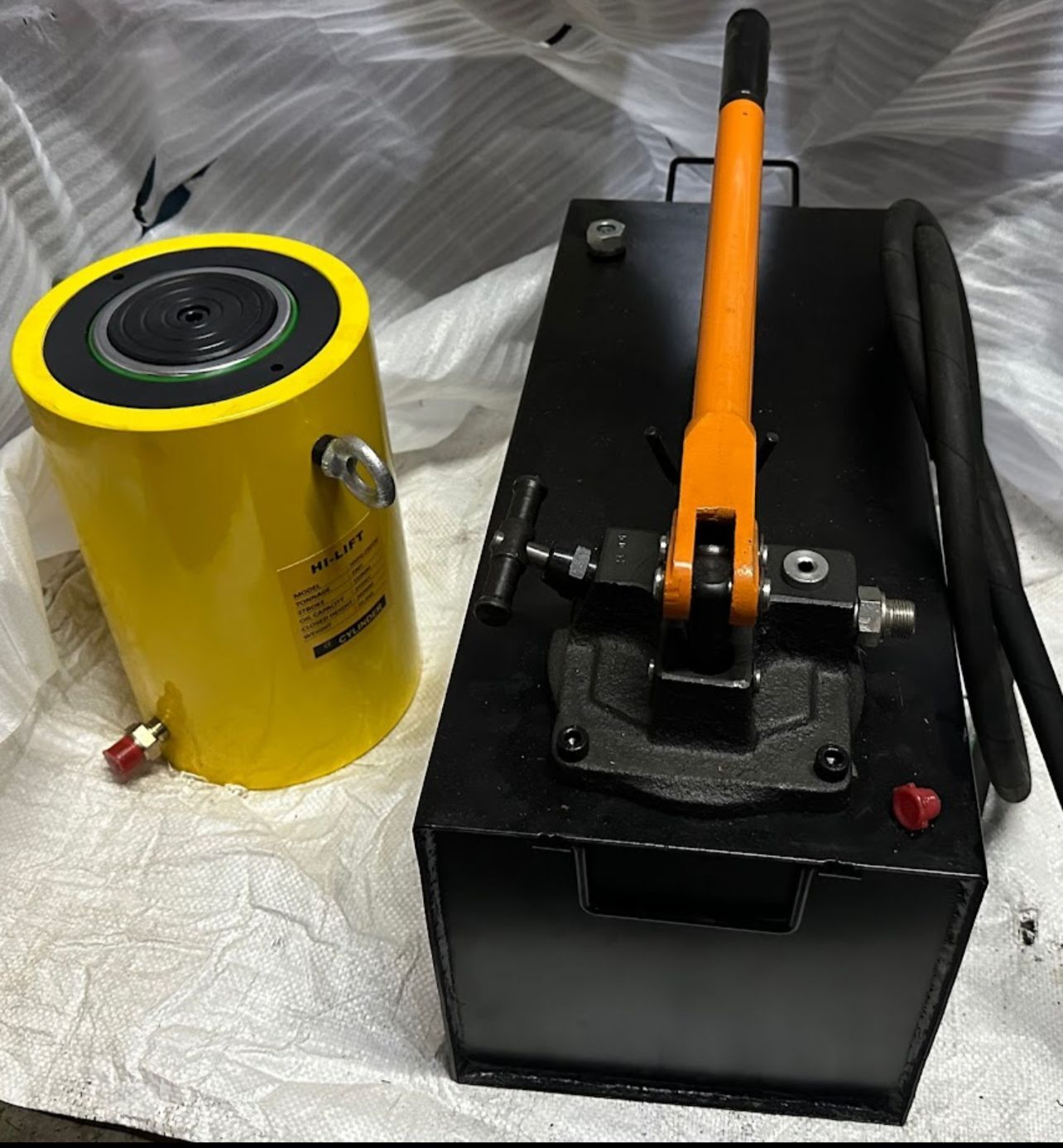 Hydraulic Cylinder Jack Single Acting Plain Ram at 17700.00 INR in ...