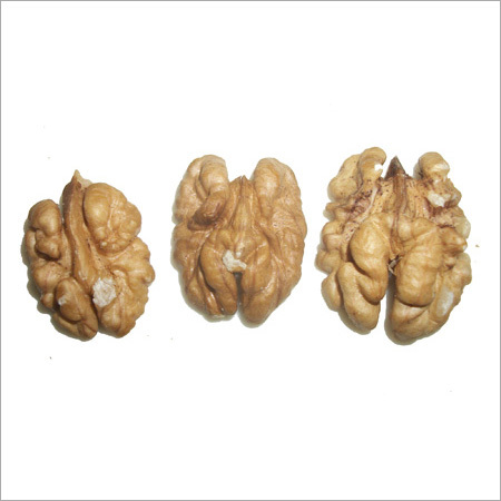 हल्के आधे अखरोट