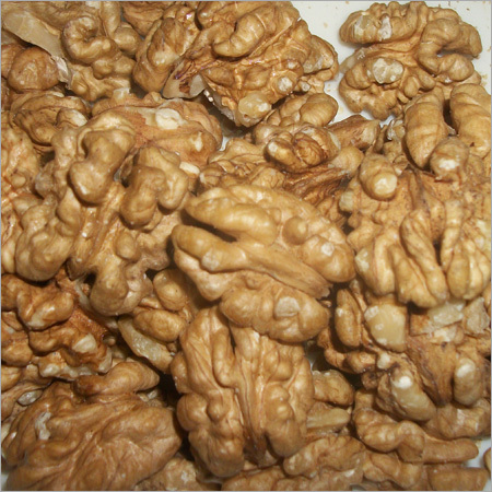 लाइट हाफ अखरोट