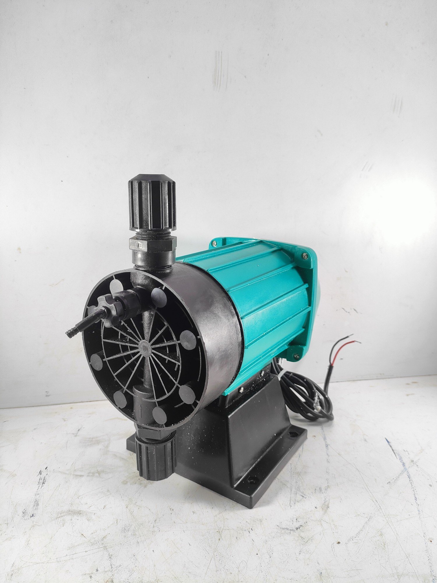 Edose Mega Pump - Features: Good Quality