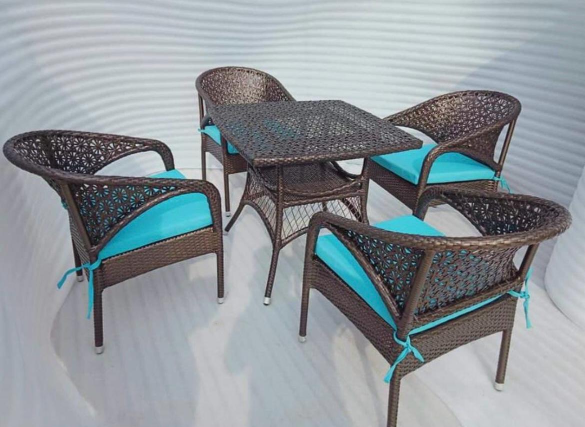 5 Piece Wicker Conversation Set - Application: Hotel
