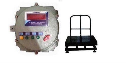 Black & White 100 Kg 500 X 500 Platform Scale With Flame Proof Indicator