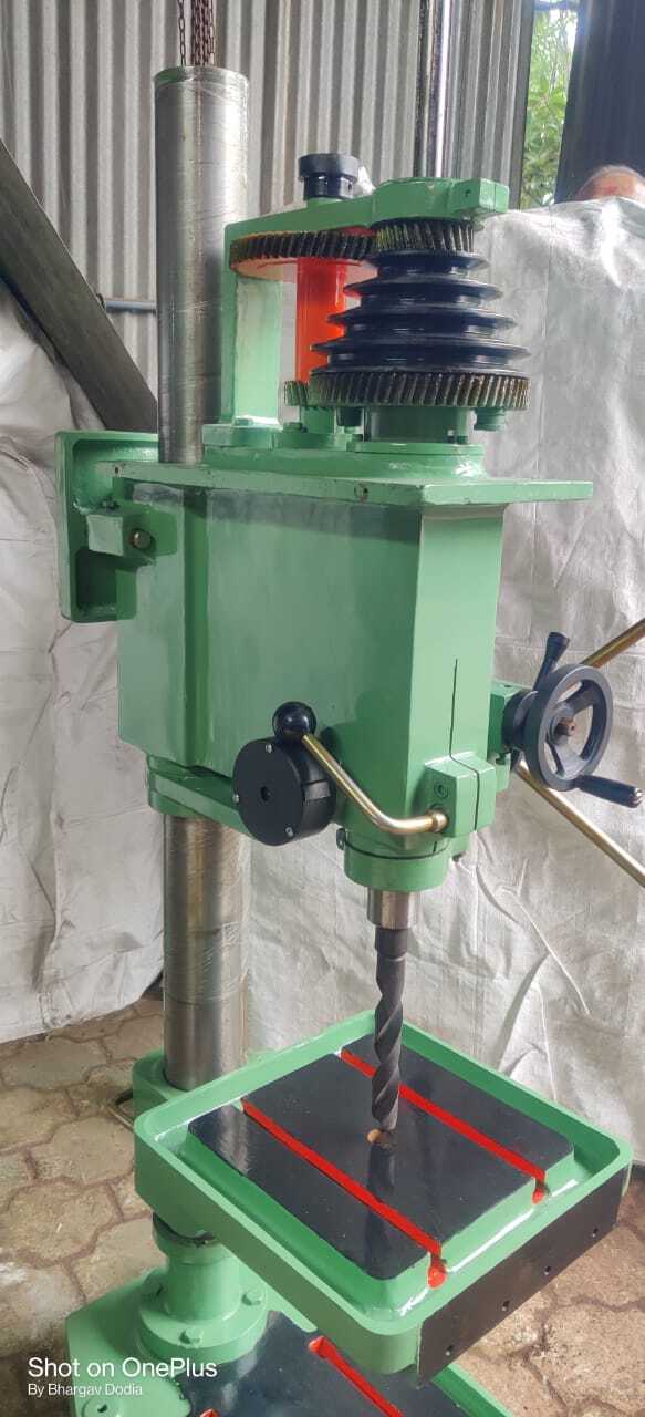 32mm Fine Feed Pillar Drill Machine - 1465l X 740d X 400w Mm, Green Color, 3 Phase 1.5 Hp Motor, 105-2651 Rpm Spindle Speed, 330x330 Mm Table Size, Manual Control System, 4 T-slots, 190 Kg Weight