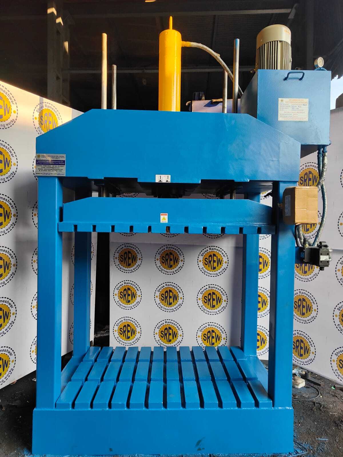 Pp Woven Bag Baling Machine - Body Material: Steel