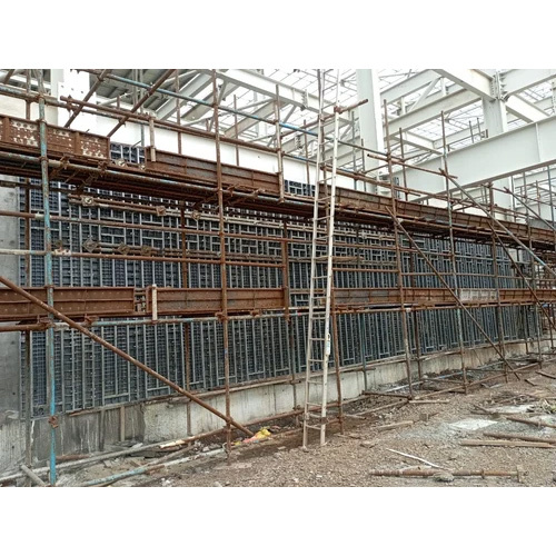 स्थान पर डालने वाली दीवार