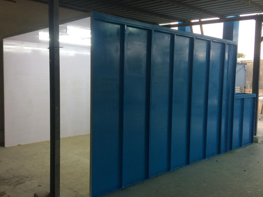 Spray Painting Machine - High Voltage Electric Stationary Unit, Integrated Dust And Fume Extraction, Pressurized System For Metal And Wood Surfaces