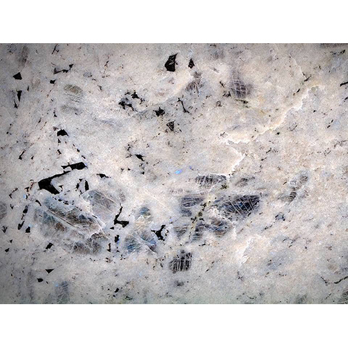 लैब्रोडोर्साइट सफेद इम्पोर्टेड ग्रेनाइट