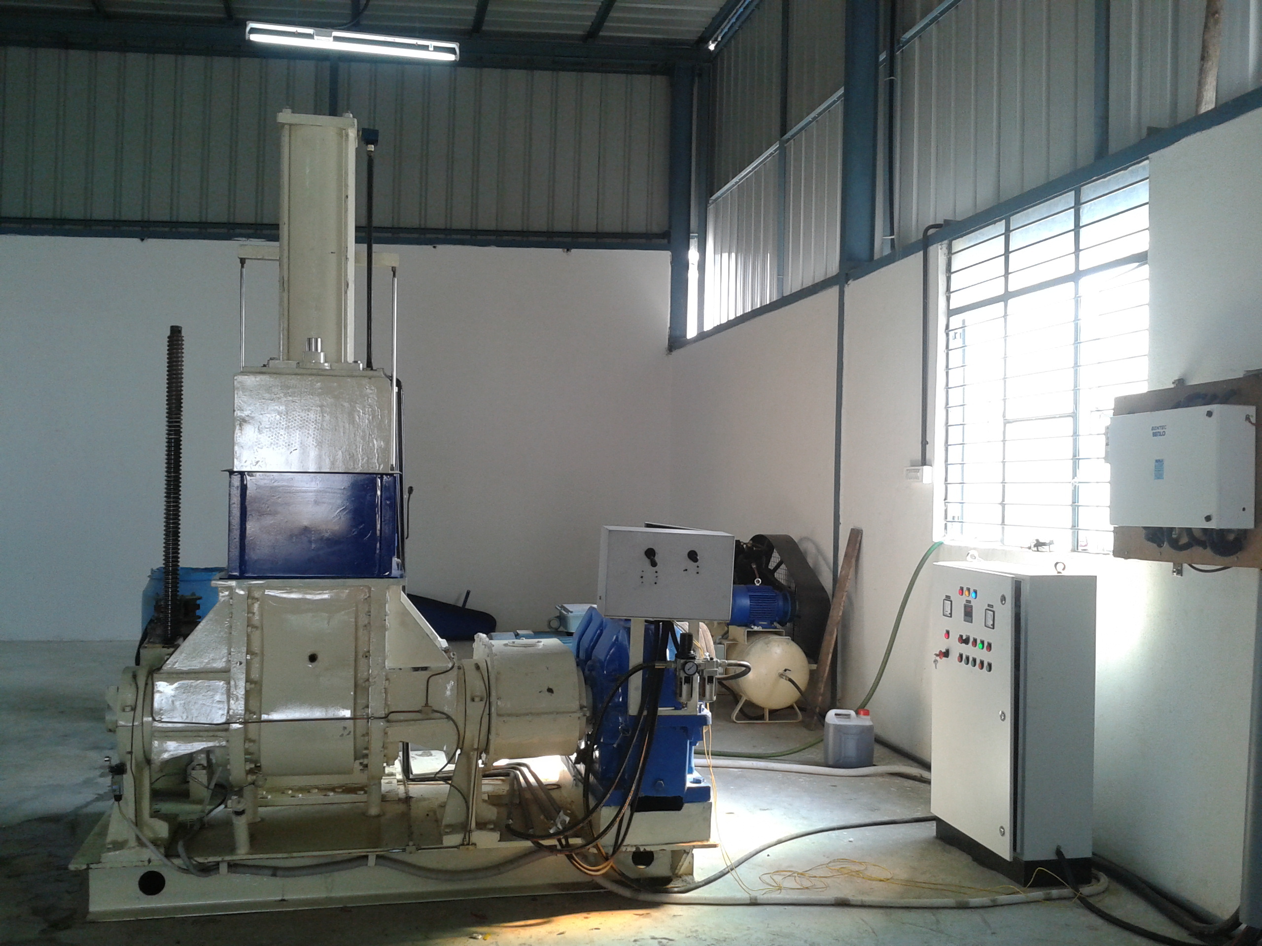 Rubber Dispersion Kneader - Automatic Grade: Automatic