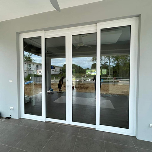 UPVC स्लाइडिंग केंद्र ओपनिंग विंडो