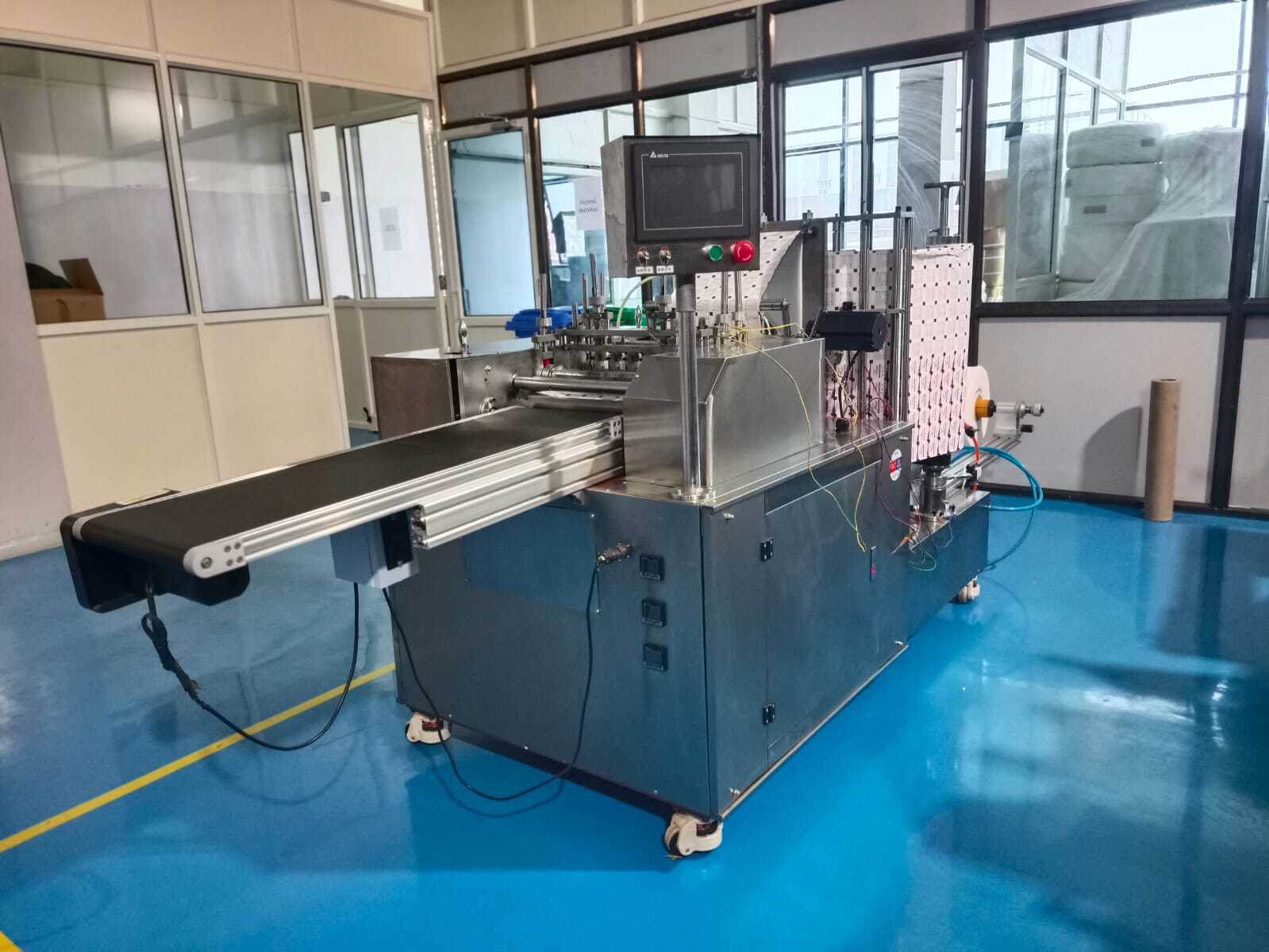 Nail Polish Removing Wipes Making Machine Capacity: 400-600 Pcs/min