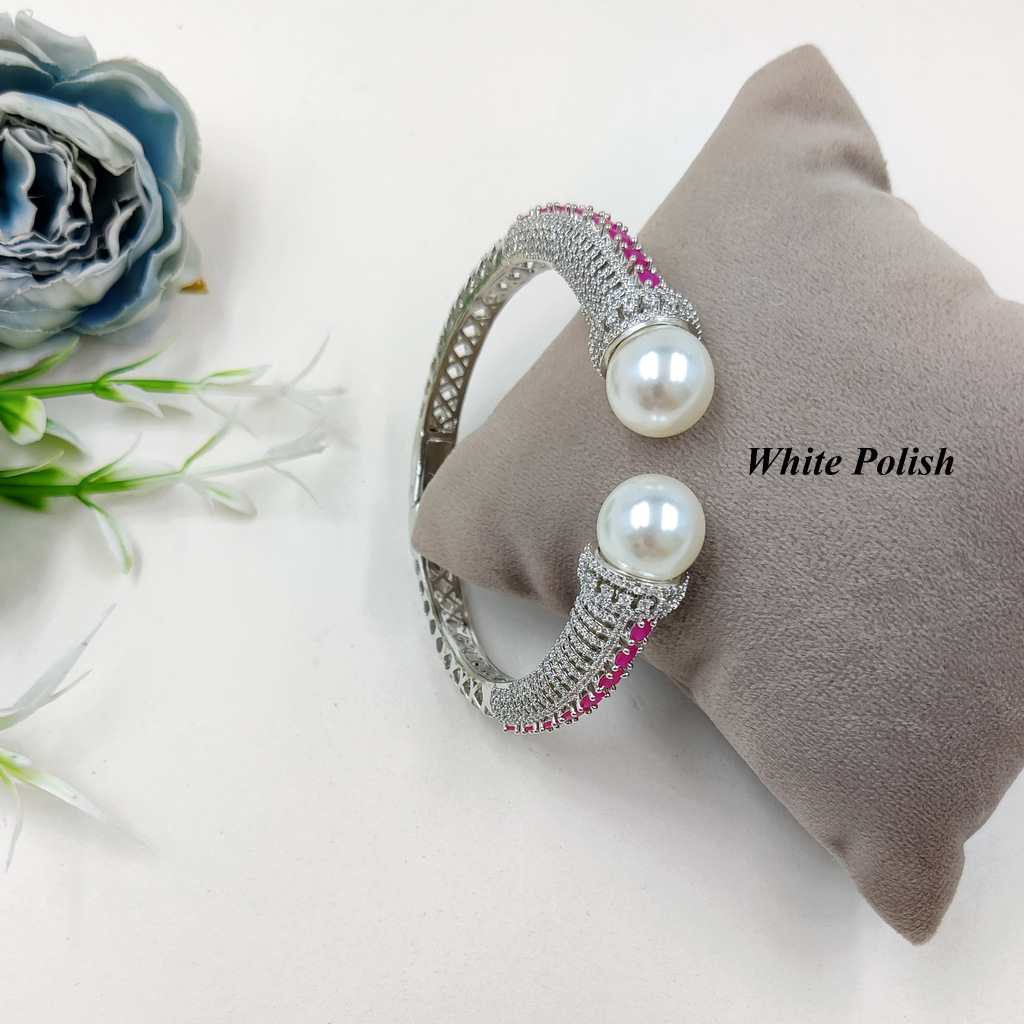 New Fashionable Pearl Designer American Diamond Bracelet - Gender: Women