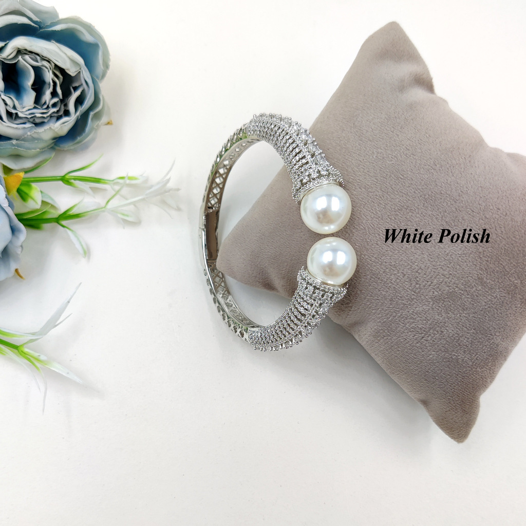 New Fashionable Pearl Designer American Diamond Bracelet - Gender: Women