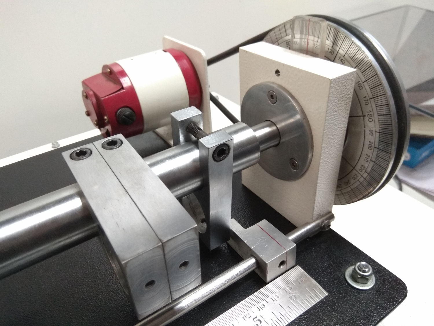 Dynamic Balancing Apparatus