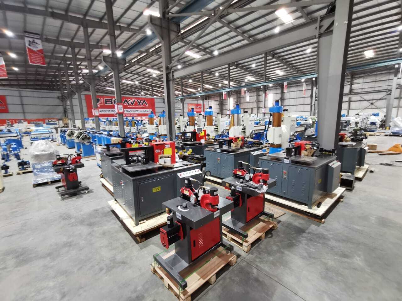 Bus Bar Bending Cutting And Punching Machine - 220-440 Volt Power, Automatic Industrial Usage