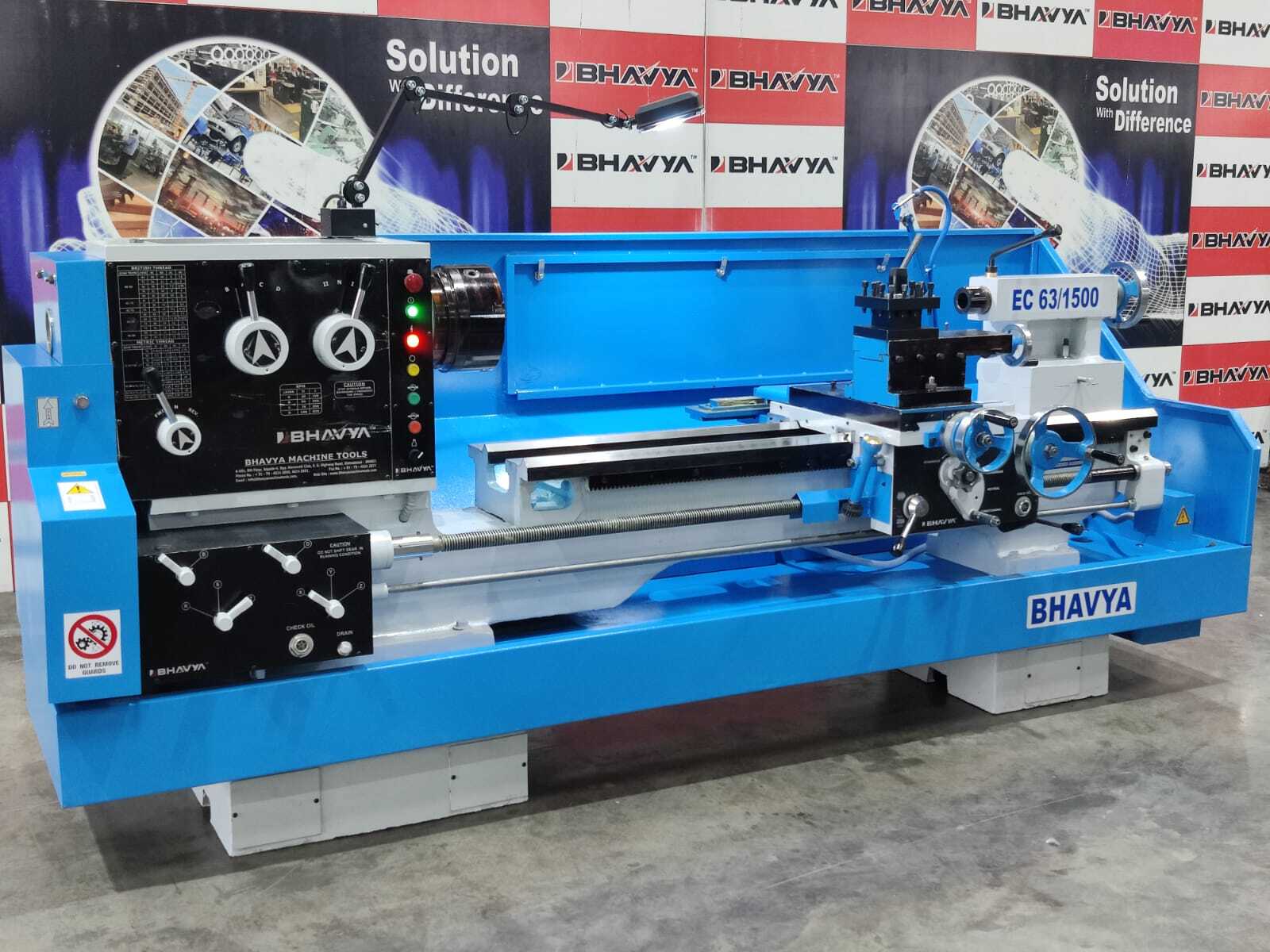 Silver And Blue Ec Series Geared Medium Duty Lathe Machine