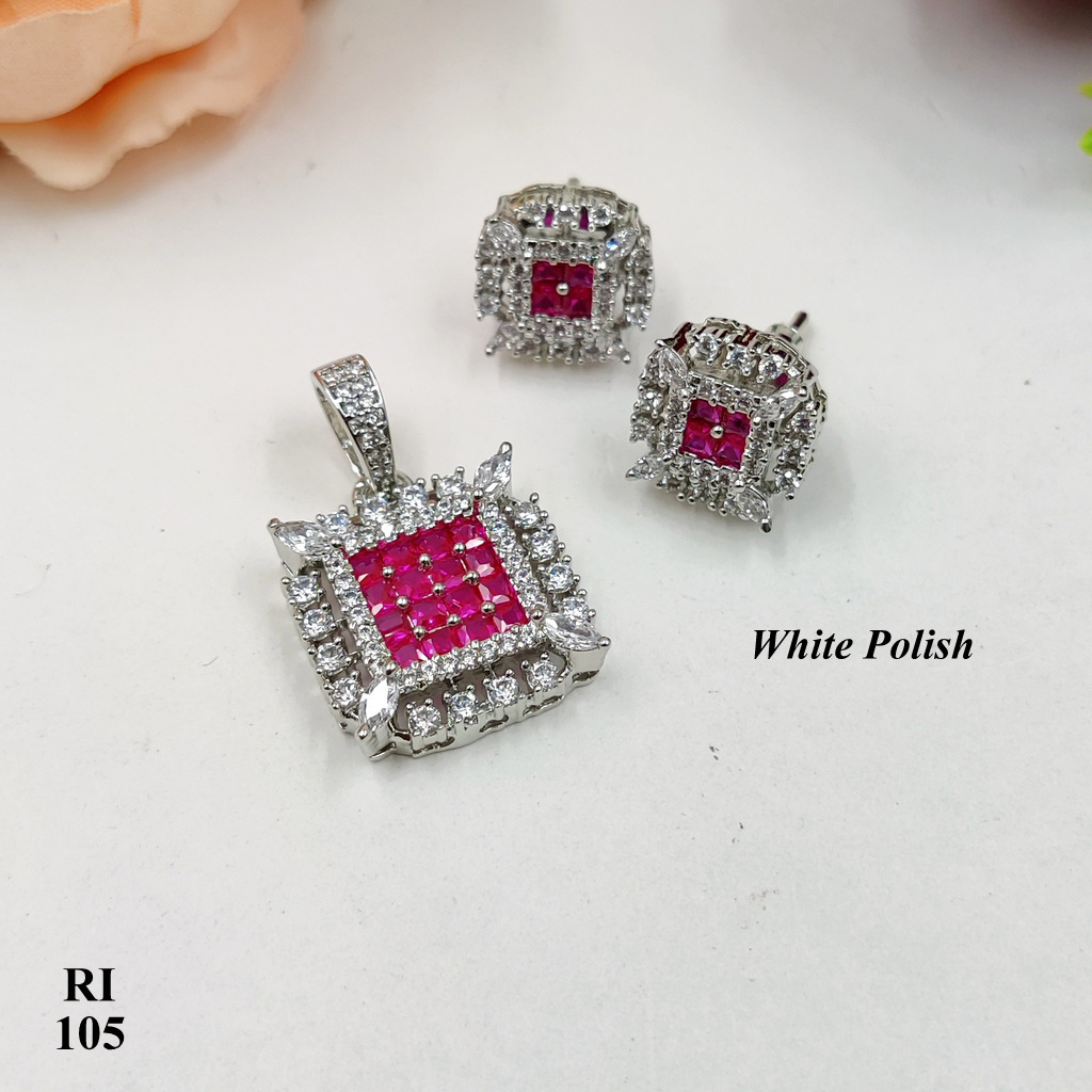 Latest Invisible Designer Locket Set - Gender: Women