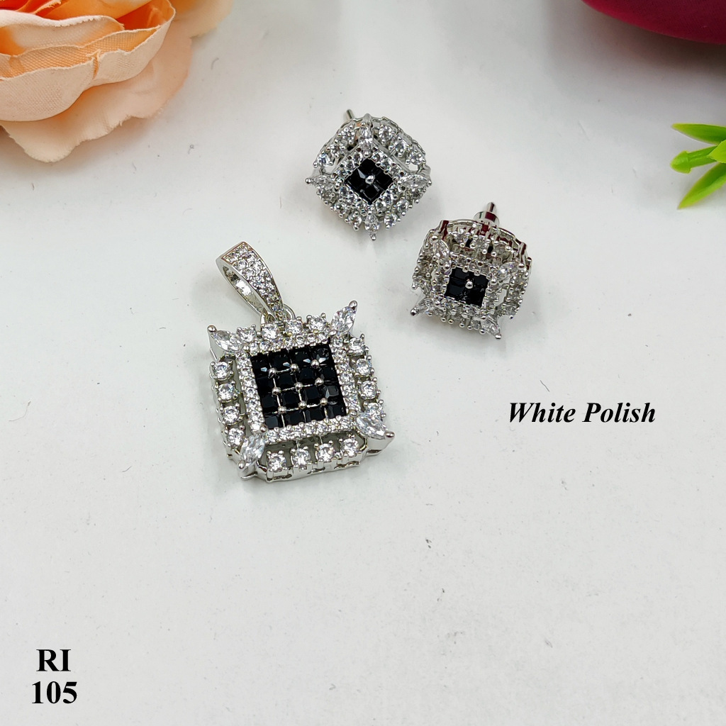 Latest Invisible Designer Locket Set - Gender: Women