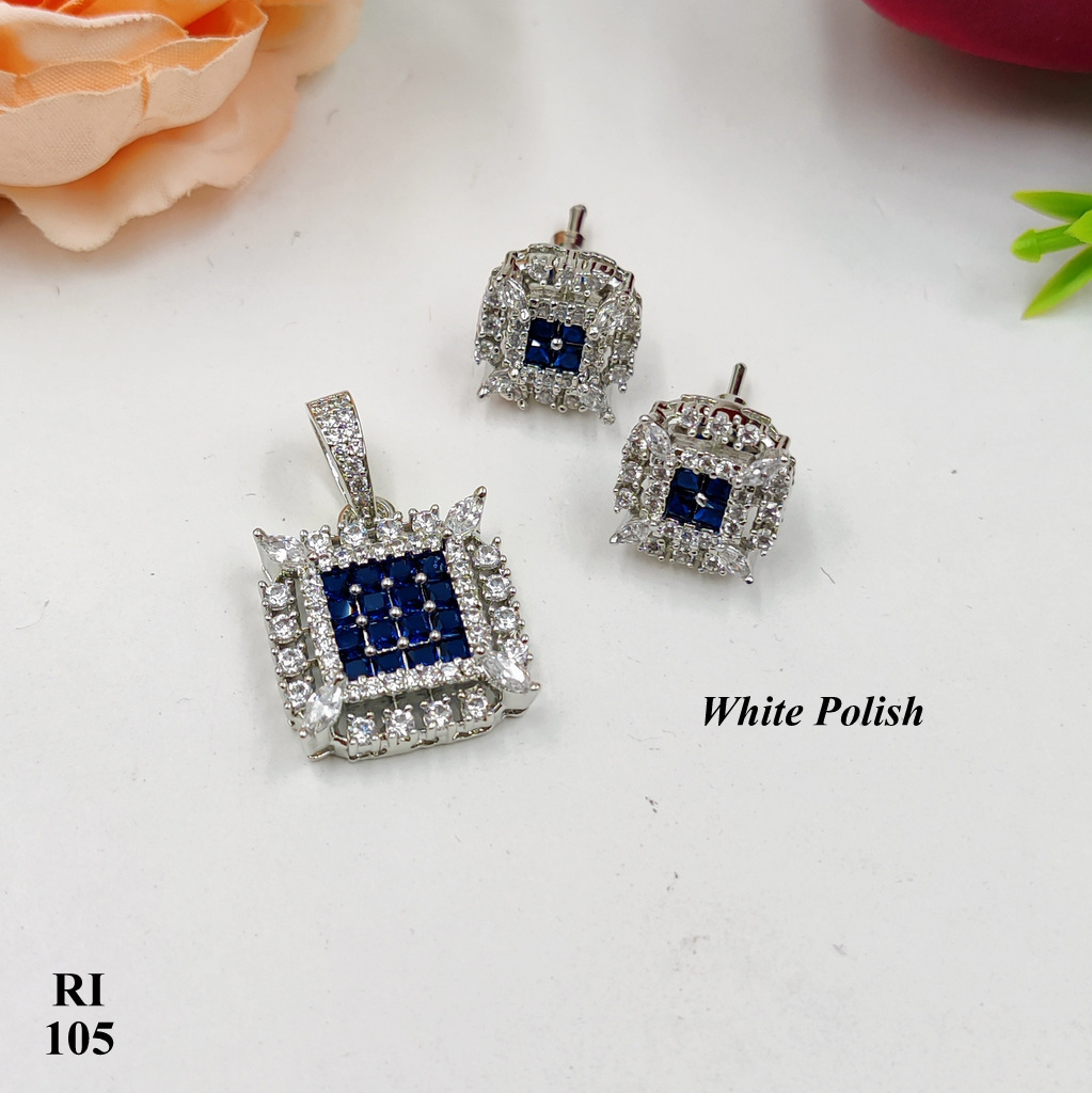 Latest Invisible Designer Locket Set - Gender: Women