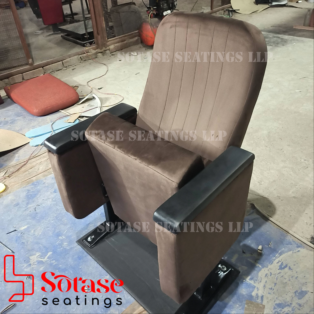 Sotase Auditorium Tip-chair With Writing Pad
