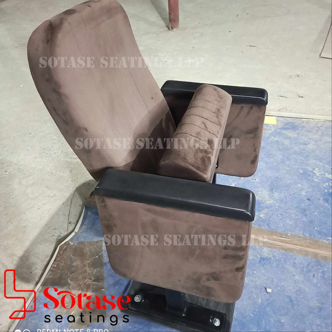Sotase Auditorium Tip-chair With Writing Pad