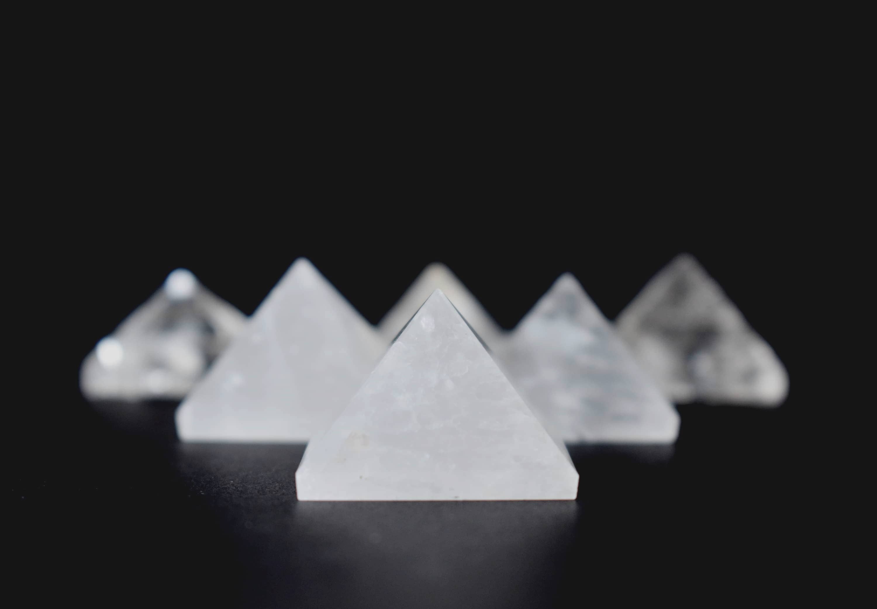 Clear Quartz Crystal Pyramids, Energy Crystal Stone - 1" (20-30mm) Clear Quartz, Smooth Polished Finish, White, Handmade Religious Decoration