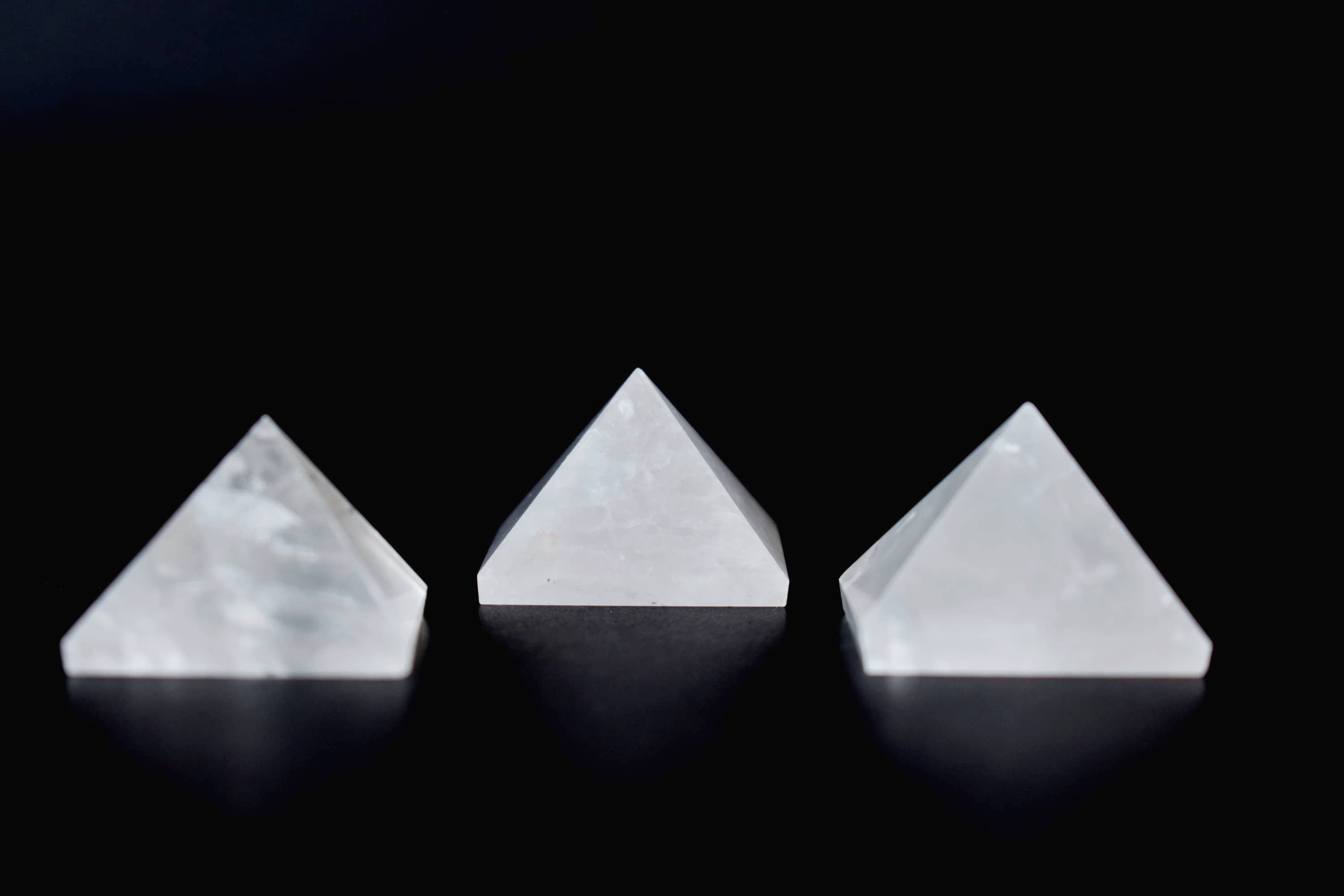 Clear Quartz Crystal Pyramids, Energy Crystal Stone - 1" (20-30mm) Clear Quartz, Smooth Polished Finish, White, Handmade Religious Decoration