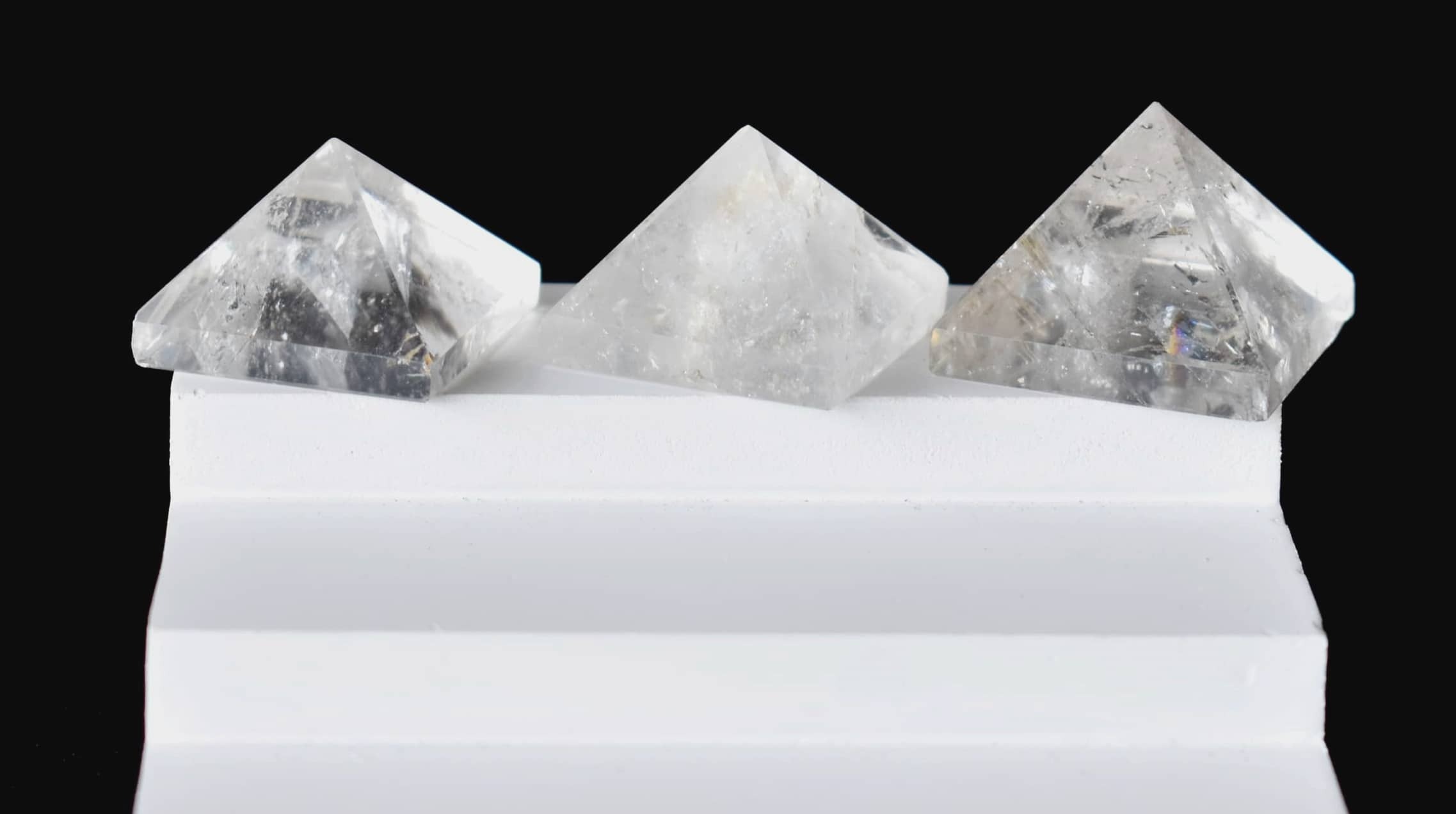 Clear Quartz Crystal Pyramids, Energy Crystal Stone - 1" (20-30mm) Clear Quartz, Smooth Polished Finish, White, Handmade Religious Decoration