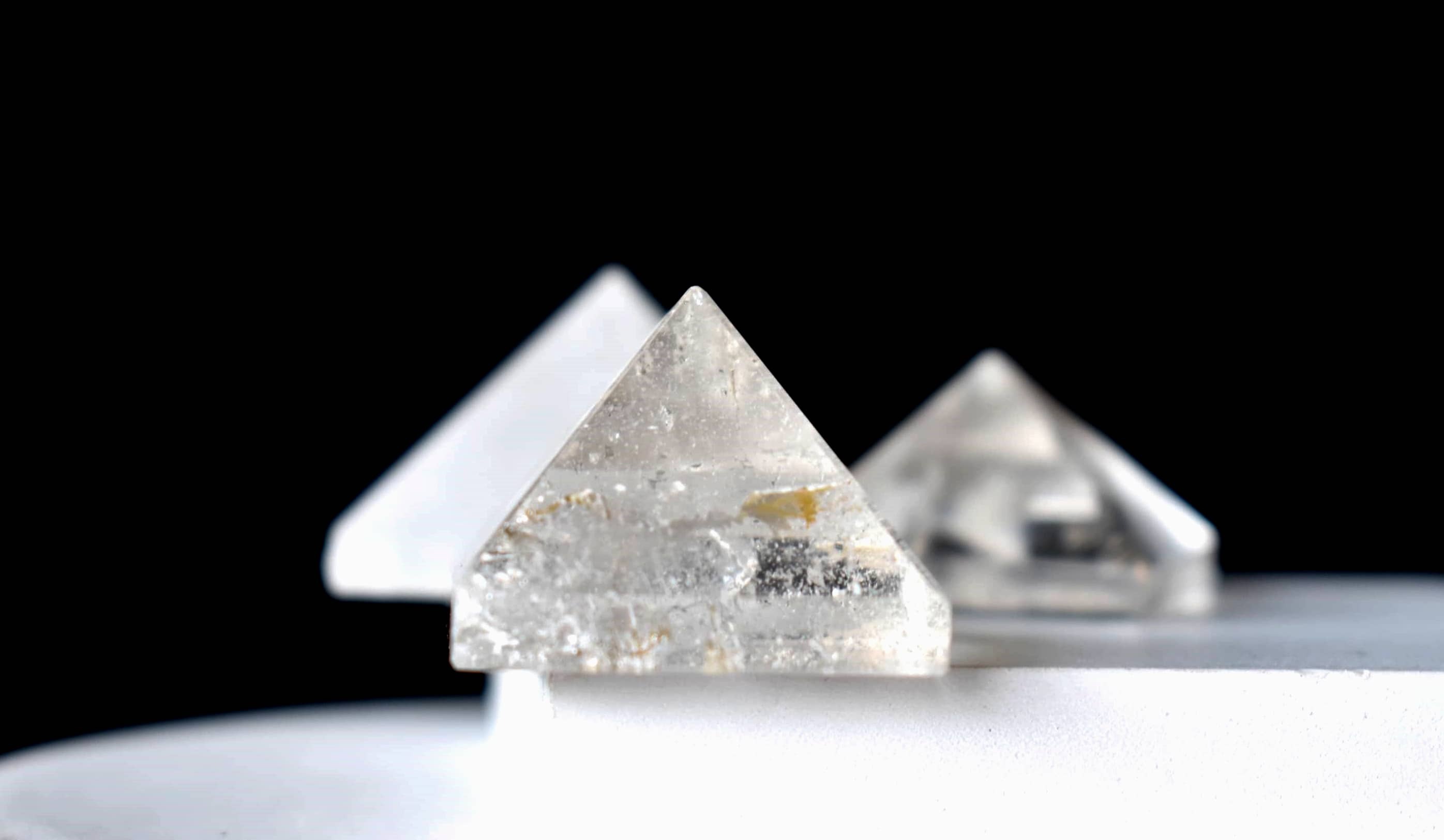 Clear Quartz Crystal Pyramids, Energy Crystal Stone - 1" (20-30mm) Clear Quartz, Smooth Polished Finish, White, Handmade Religious Decoration