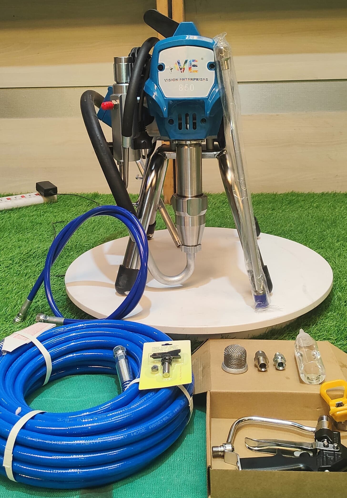 Airless Painting And Putty Machine Ve 850 - Color: Blue