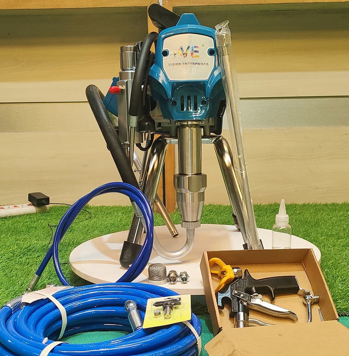 Airless Painting And Putty Machine Ve 850 - Color: Blue